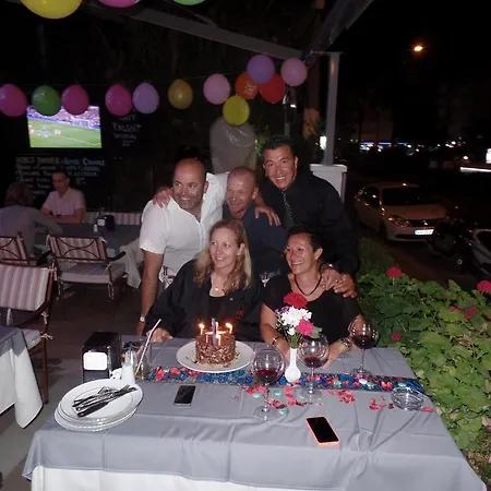 Andy's Μαρμαρίς