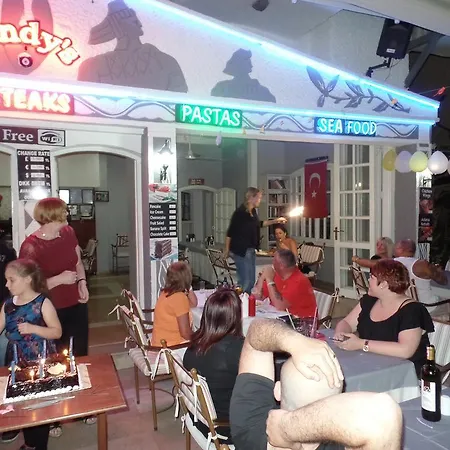 Ξενοδοχείο με διαμερίσματα Andy's 3*