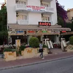 Andy's 3* Μαρμαρίς